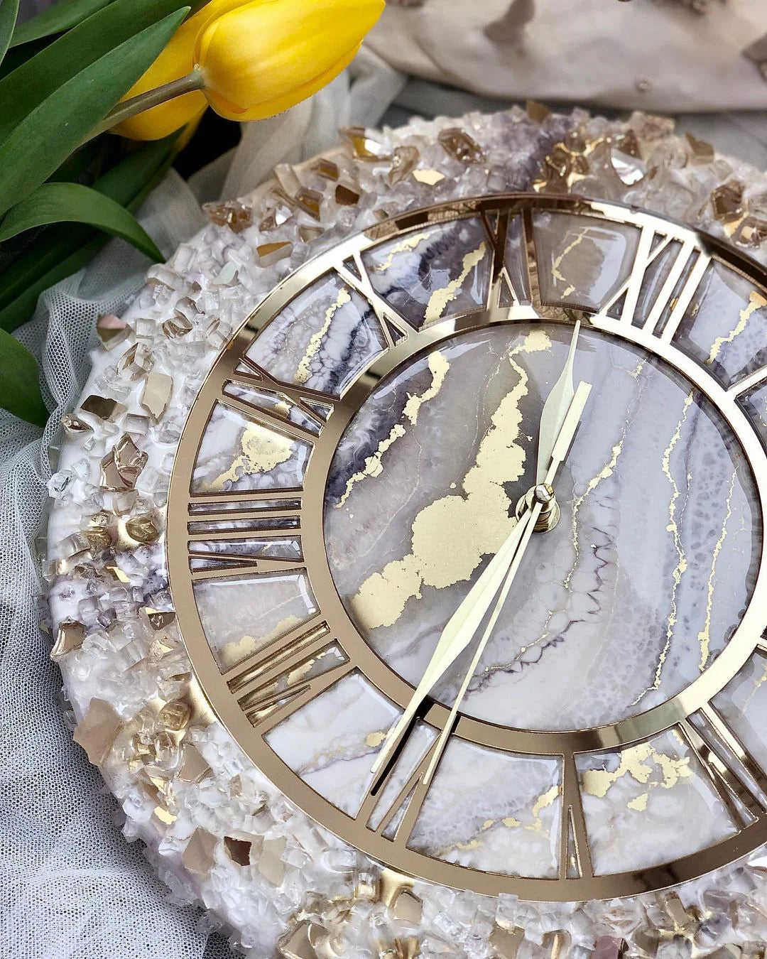 Golden Pearl Elegance – The Luxury Resinart Clock