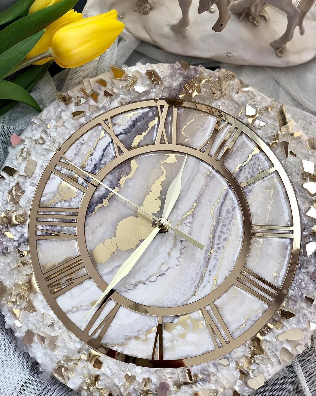 Golden Pearl Elegance – The Luxury Resinart Clock