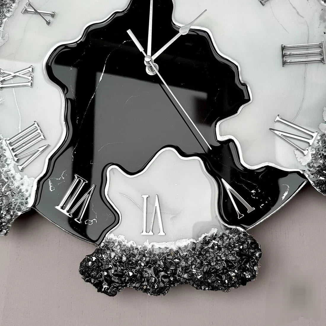 Black Silver Dusk – Black Resin Wall Clock