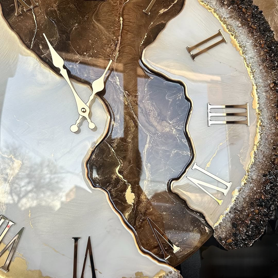 Chocolate Caramel Dust – Round Resin Wall Art Clock