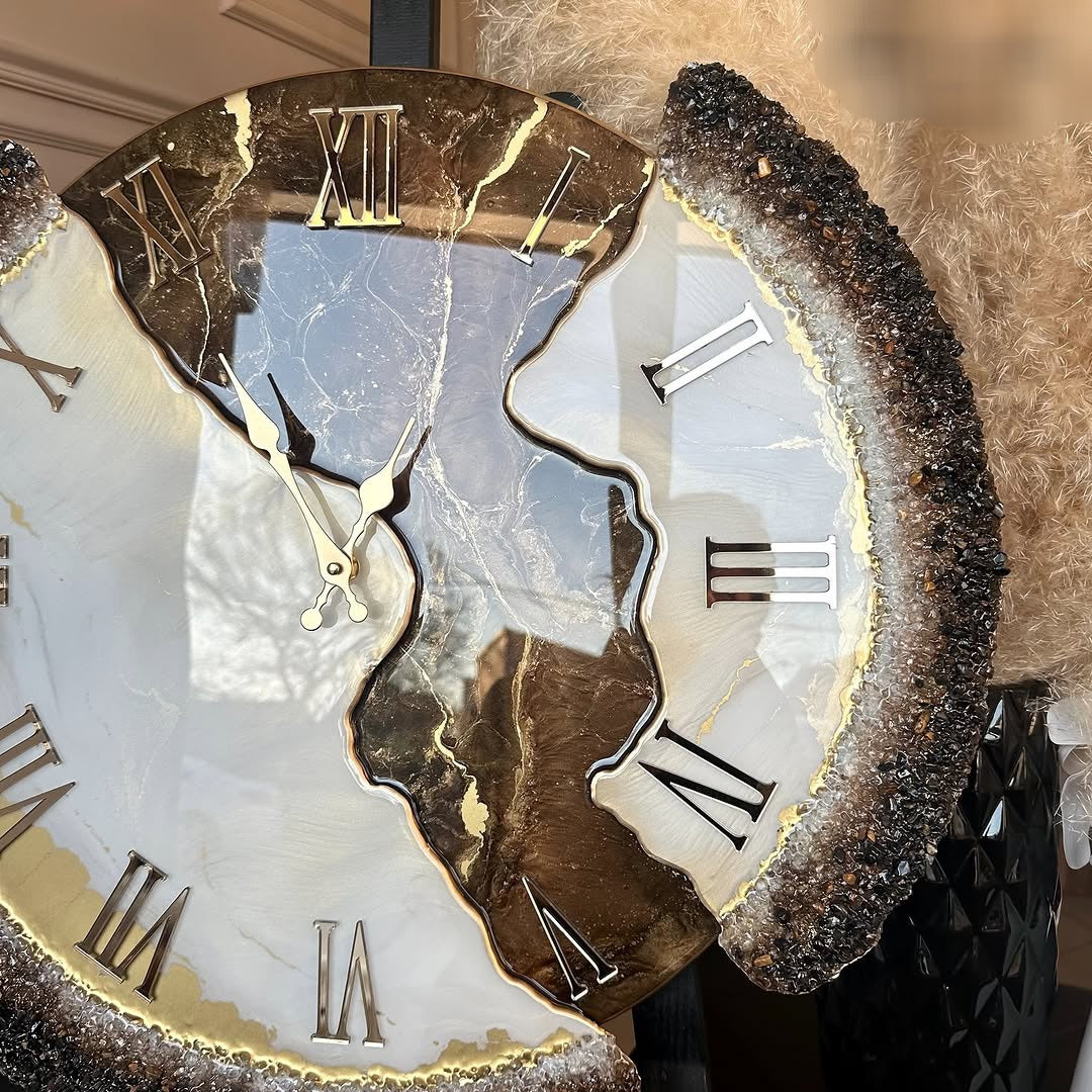 Chocolate Caramel Dust – Round Resin Wall Art Clock