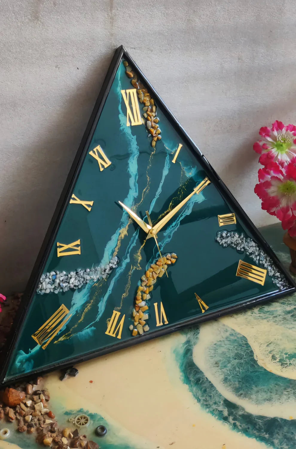 Emerald Prism Luxury Resin Wall Clock – Handcrafted Geometric Statement Timepiece