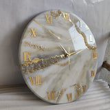 Cream Radiance – The Luxury Resin Clock with Gold Veins