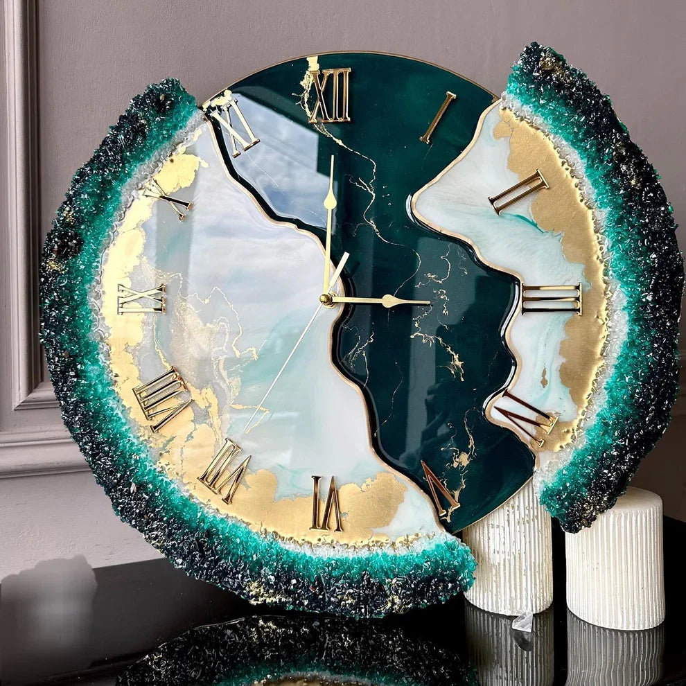 Green Whisper – A Luxe Nature-Inspired Resin Wall Clock
