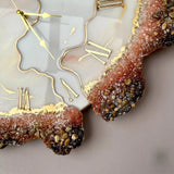 Golden Plume – Elegant Resin Art Clock