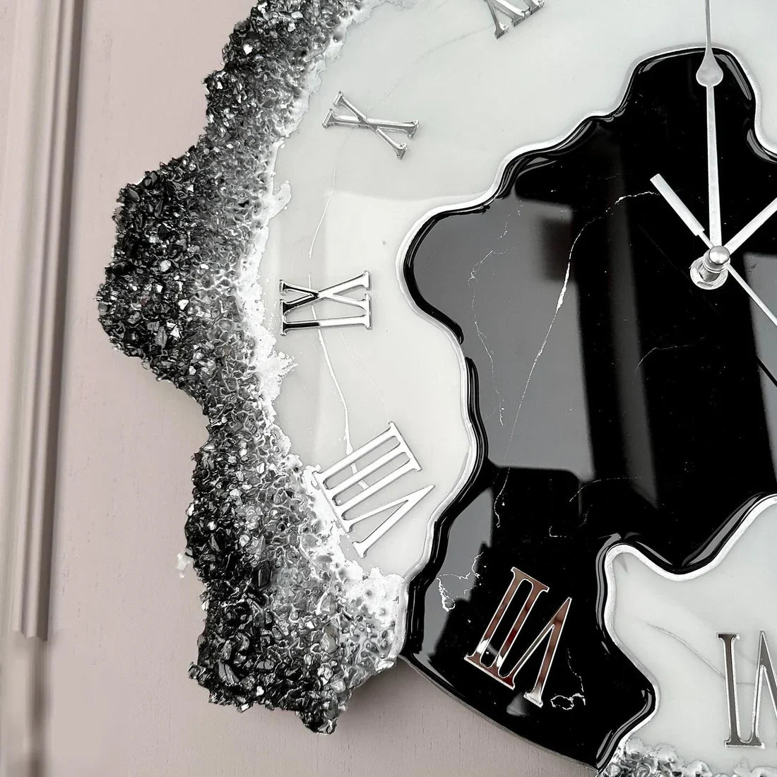 Black Silver Dusk – Black Resin Wall Clock