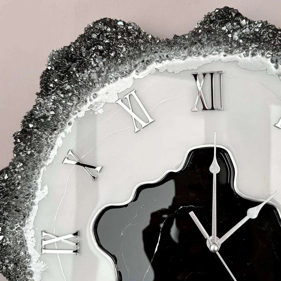 Black Silver Dusk – Black Resin Wall Clock